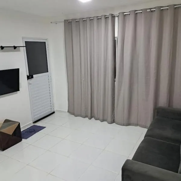 Apartamento no Condomínio Roma com estacionamento