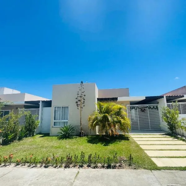 Casa com Piscina em Condomínio Fechado na Praia do Francês