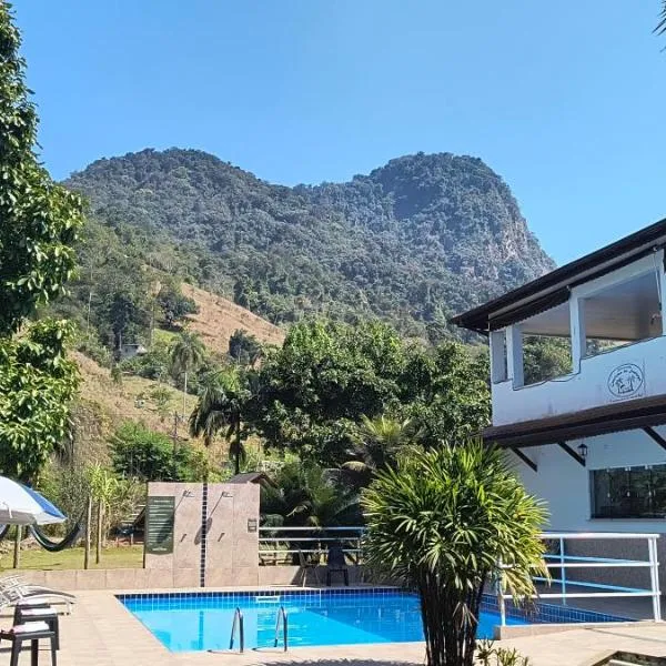 Pousada Cantinho do Sossego Paraty tem Piscina com Vista pra Montanha, Salão de Jogos, Café da Manhã, Estacionamento, Gerador de Energia, Próximo as principais Praias, Ilhas e Cachoeiras