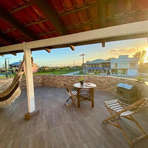 APTO com TERRAÇO ou Varanda - Cozinha EXCLUSIVA e Equipada - WI-FI 800MG - 600M PRAIA ITAPIRUBÁ SUL - Pôr do sol - 1,5Km BR 101