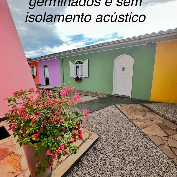 La vita hospedaria studio amarelo